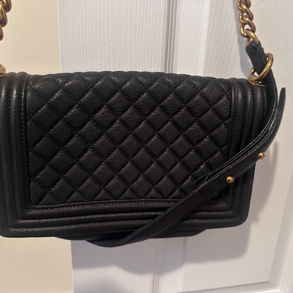 Black Quilted Chain Shoulder Bag - Picture 5 of 9